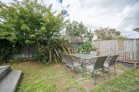 Photo of property in 25 Tiller Close, Kelvin Grove, Palmerston North, 4414