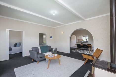 Photo of property in 10 Black Rock Road, Newlands, Wellington, 6037
