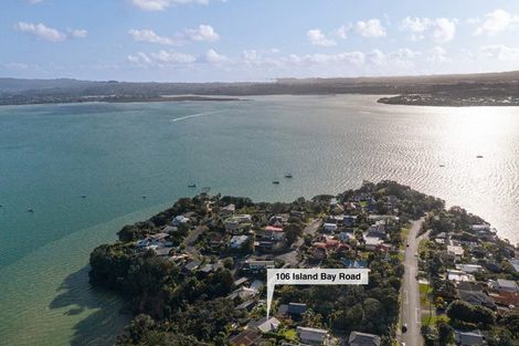 Photo of property in 1/106 Island Bay Road, Beach Haven, Auckland, 0626