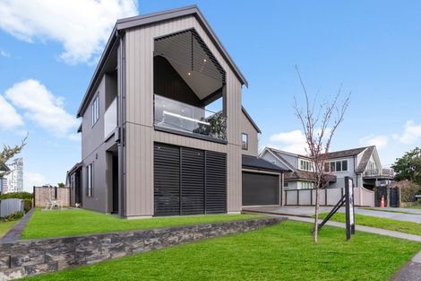 Photo of property in 9a Kowhai Street, Tawa, Wellington, 5028