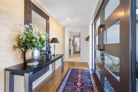 Photo of property in 1 Tupare Place, Highlands Park, New Plymouth, 4312