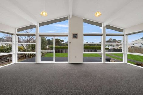 Photo of property in 5 Oturi Road, Waverley, 4510