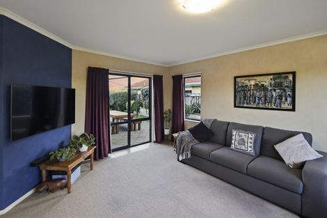 Photo of property in 40 Mcleod Place, Papamoa Beach, Papamoa, 3118