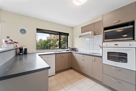 Photo of property in 16 Landvale Court, Browns Bay, Auckland, 0630