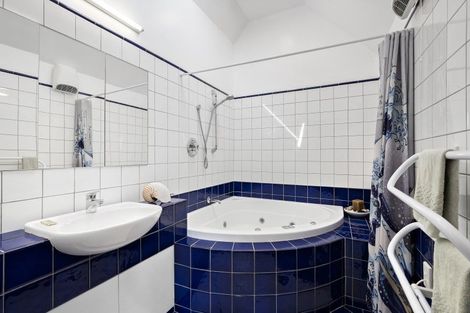 Photo of property in 188 Wadestown Road, Wadestown, Wellington, 6012