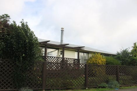 Photo of property in 12 Chatsworth Place, Highbury, Palmerston North, 4412