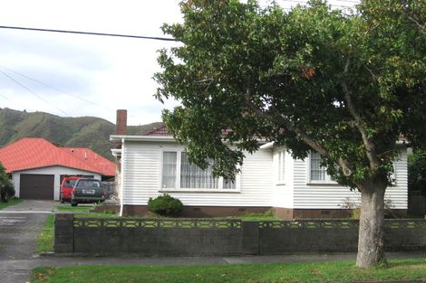 Photo of property in 8 Foster Street, Taita, Lower Hutt, 5011