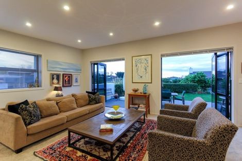 Photo of property in 82 Karamea Street, Whalers Gate, New Plymouth, 4310