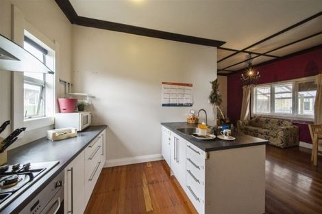 Photo of property in 8 Collins Street, Hawera, 4610