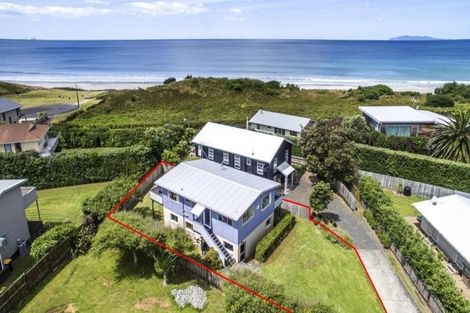 Photo of property in 9 Swordfish Avenue, Whiritoa, Whangamata, 3691