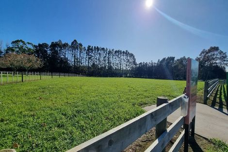 Photo of property in 53 Dysart Lane, Kumeu, 0891