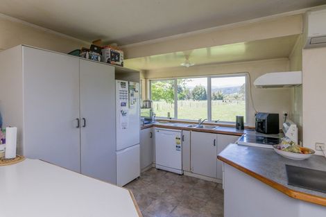 Photo of property in 501 Arapaepae Road, Ohau, Levin, 5570