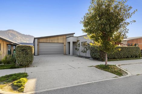 Photo of property in 9 Landsborough Lane, Wanaka, 9305