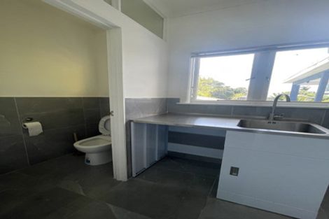 Photo of property in 7 Springbank Lane, Te Atatu Peninsula, Auckland, 0610