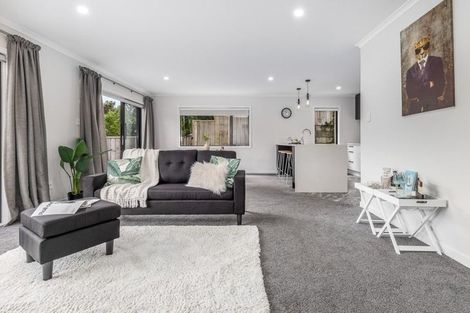 Photo of property in 1a Te Reinga View, Tawa, Wellington, 5028