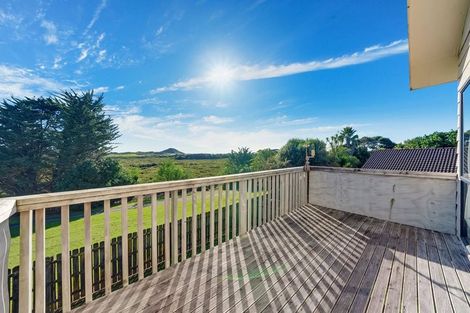 Photo of property in 26 Kopara Place, Clendon Park, Auckland, 2103