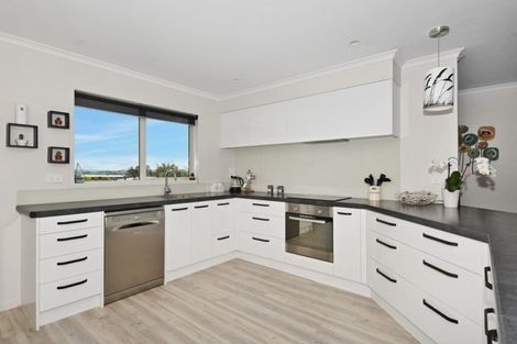Photo of property in 10 Summerfield Way, Parahaki, Whangarei, 0112