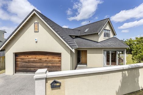 Photo of property in 20 Ruapehu Drive, Fitzherbert, Palmerston North, 4410