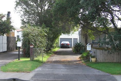 Photo of property in 18 Totara Road, Te Atatu Peninsula, Auckland, 0610