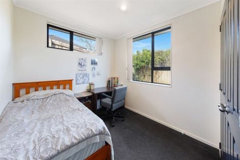 Photo of property in 12 Kathleen Reece Place, Waiuku, 2123