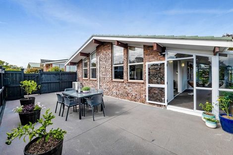 Photo of property in 22 Nevada Drive, Merrilands, New Plymouth, 4312