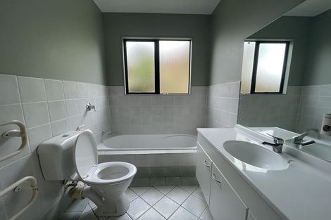 Photo of property in 9 Fearnley Grove, Albany, Auckland, 0632