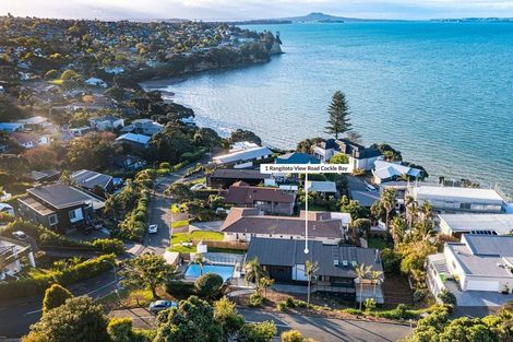 Photo of property in 1 Rangitoto View Road, Cockle Bay, Auckland, 2014