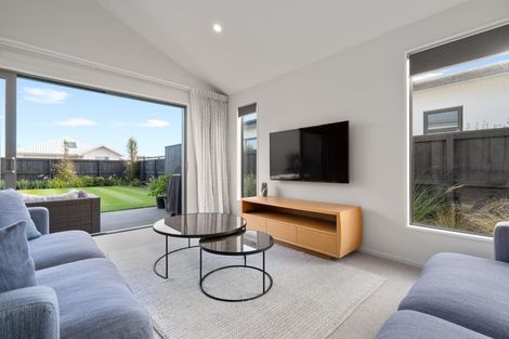 Photo of property in 27 Finstock Way, Rolleston, 7614
