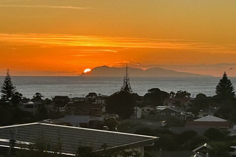 Photo of property in 13 Tohora View, Waihi Beach, 3611