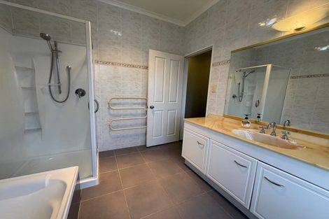 Photo of property in 1242 Great South Road, Runciman, Drury, 2578