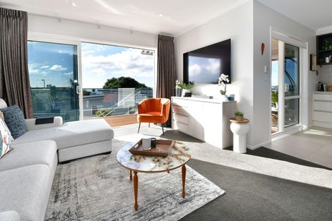 Photo of property in 36 Manhattan Rise, Orewa, 0931