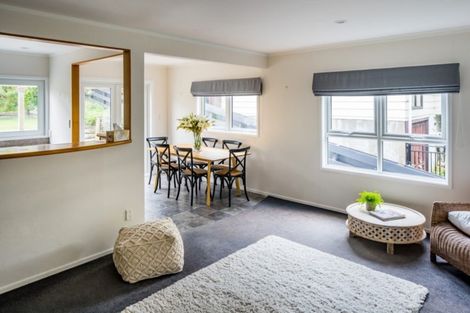 Photo of property in 52 Grays Road, Plimmerton, Porirua, 5026