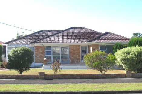 Photo of property in 12 Karaka Street, New Lynn, Auckland, 0600