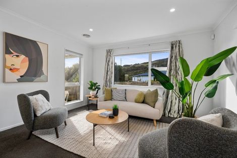 Photo of property in 8 Antigua Way, Grenada Village, Wellington, 6037