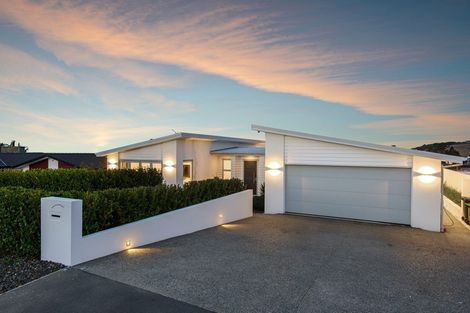 Photo of property in 12 Parkridge Place, Mount Pleasant, Christchurch, 8081