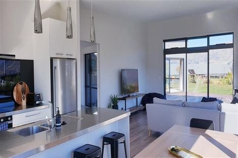 Photo of property in 6 Clutha Place, Wanaka, 9305
