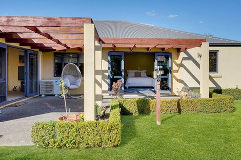 Photo of property in 14 Olive Grove, Havelock North, 4130