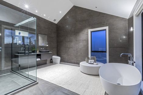 Photo of property in 1a Tiri Road, Takapuna, Auckland, 0620