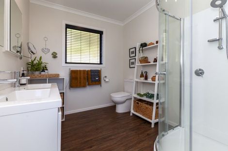 Photo of property in 3 Hihi Place, Waikanae, 5036