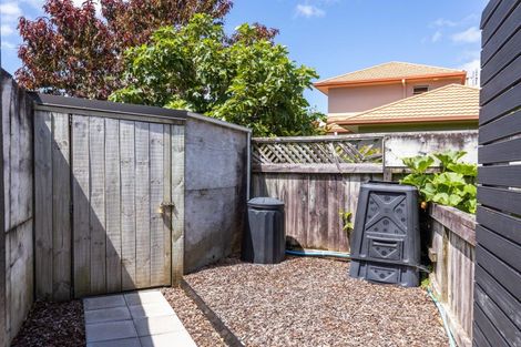 Photo of property in 5-7 Adam Lile Drive, Highlands Park, New Plymouth, 4312