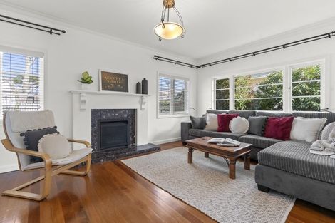 Photo of property in 34 Hastings Parade, Devonport, Auckland, 0624