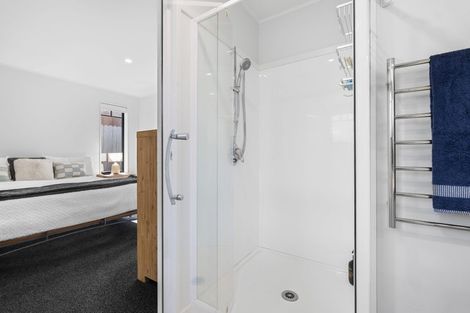 Photo of property in 108 Lakeside Drive, Orewa, 0931