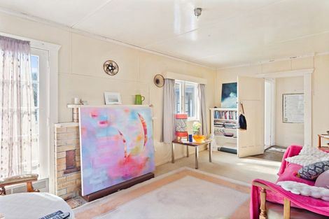 Photo of property in 43 Pitau Road, Mount Maunganui, 3116