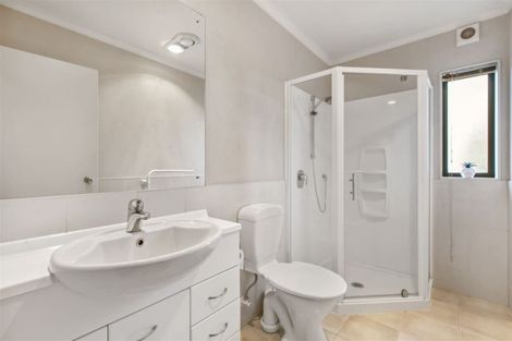 Photo of property in 24 Sarteano Drive, Manurewa, Auckland, 2105