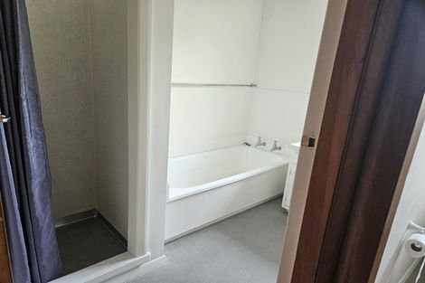 Photo of property in 23 Newhaven Place, Roslyn, Palmerston North, 4414