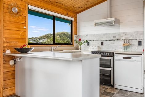 Photo of property in 29 James Cook Drive, Whitby, Porirua, 5024