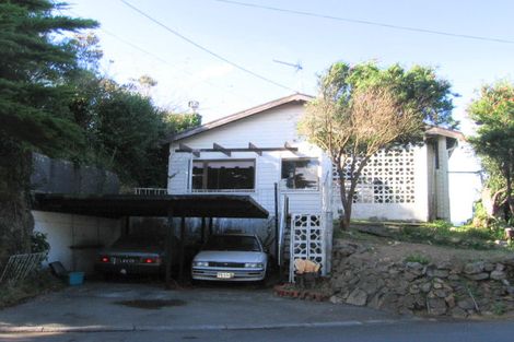 Photo of property in 66 Nevay Road, Karaka Bays, Wellington, 6022