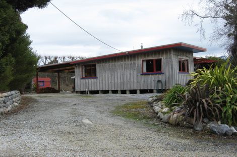 Photo of property in 82 Central Takaka Road, Takaka, 7183