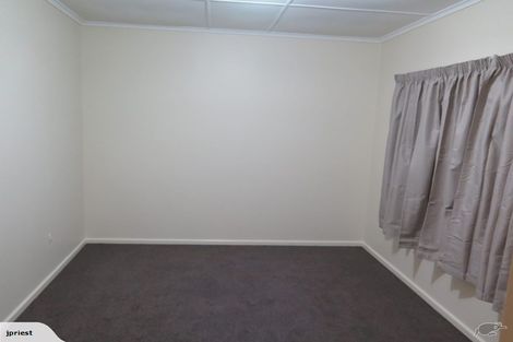 Photo of property in 14 Savoy Road, Glen Eden, Auckland, 0602