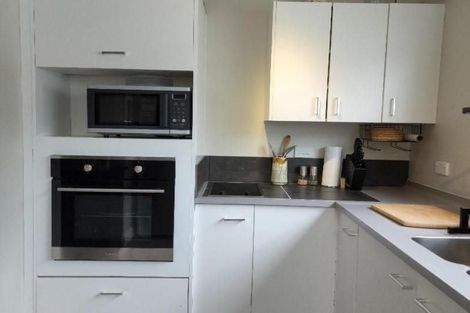 Photo of property in 27 Ngamotu Road, Moturoa, New Plymouth, 4310